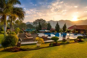 Kolam renang di hotel Puncak terbaik Citra Cikopo Hotel Bogor